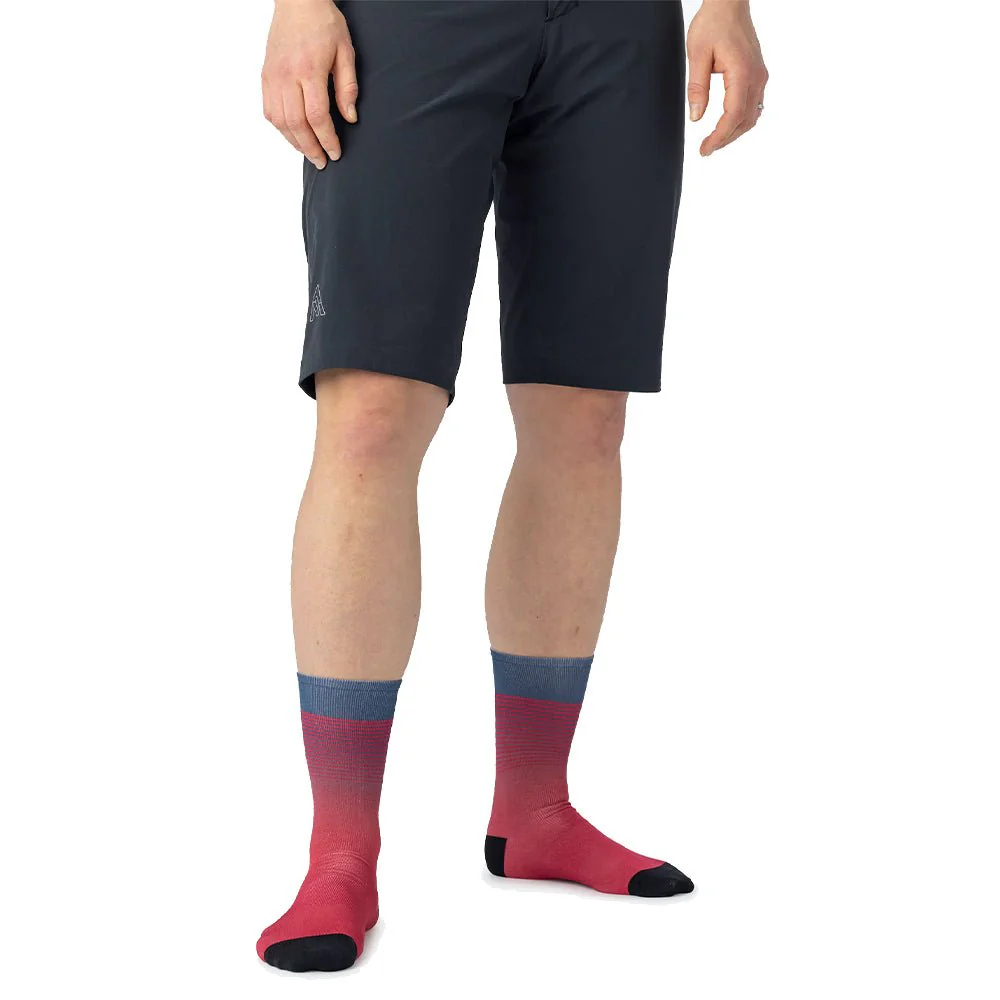 7Mesh Fading Light 7.5" Cycling Socks - Image 6